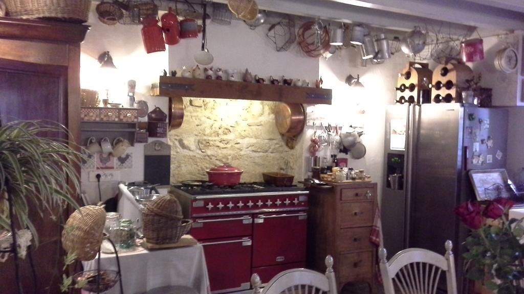 La Roulotte De Lola - Chambre d'hôtes La Celle (Auvergne) Exterior foto