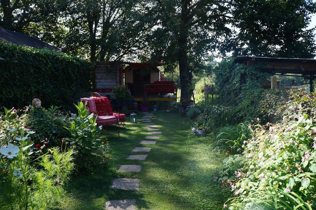 La Roulotte De Lola - Chambre d'hôtes La Celle (Auvergne) Exterior foto